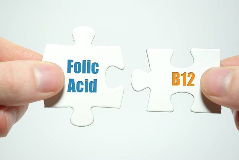 מדוע חשוב לשלב בין ויטמין B12 עם חומצה פולית?